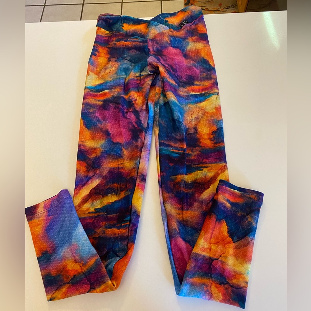 LiCi Fit Euphoria V-Cut Scrunch Leggings